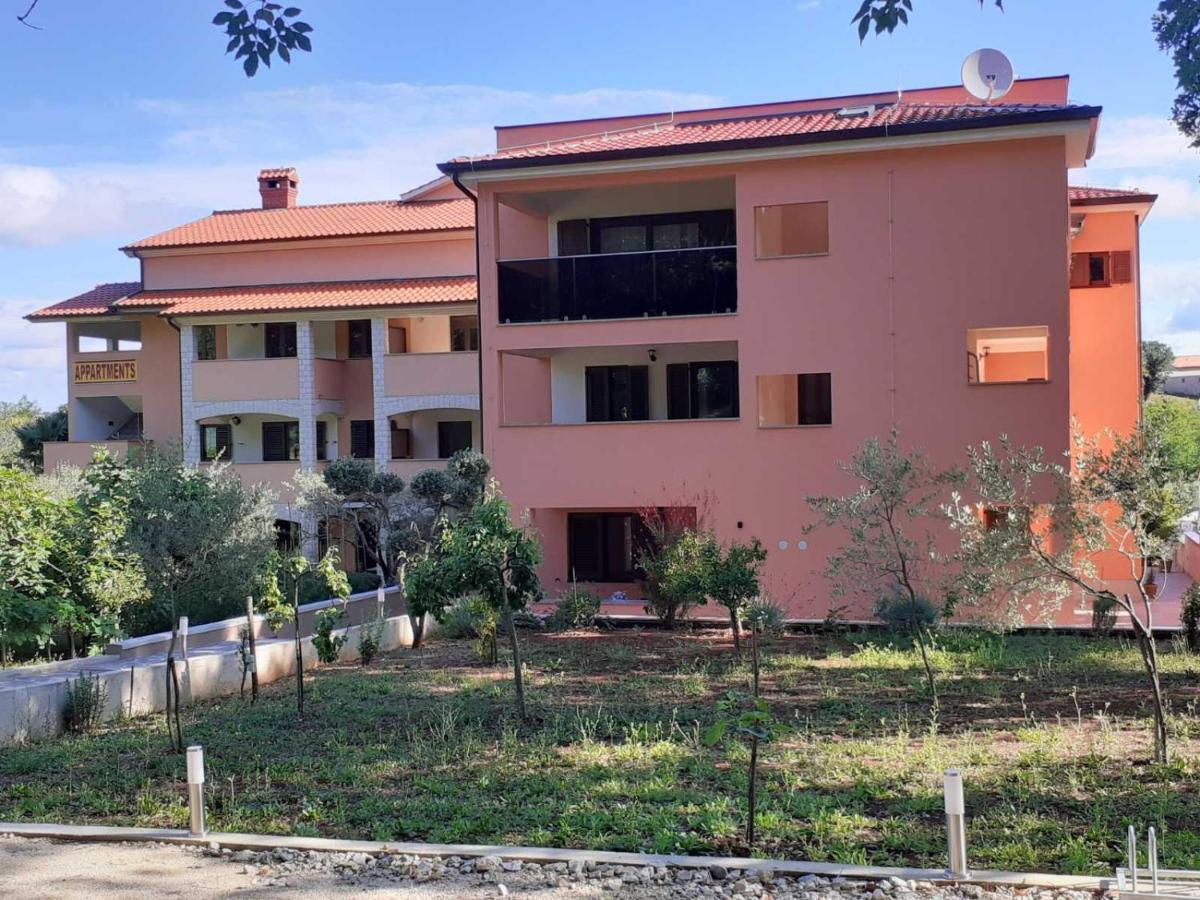 Apartments Marina-Mare Poreč Exteriör bild
